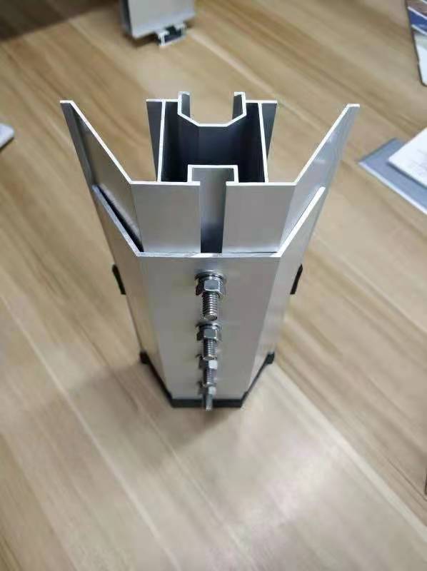 彩鋼瓦光伏支架日常維護
